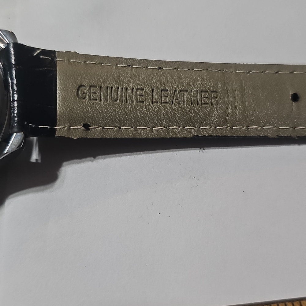 Black Leather Strap Unique Watch - Picture 5 of 5